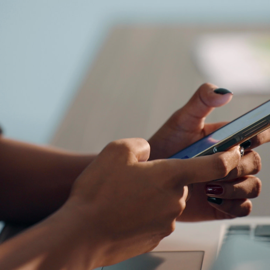 De WhatsApp duim en polsklachten Handtherapie in het digitale tijdperk